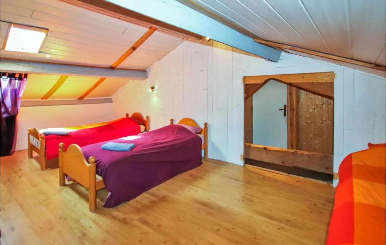 Amazing Home In Villeneuve De Berg With Kitchen Montboucher-sur-Jabron
